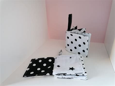 Minkšta kūdikio kaukolė ir jos siūlės