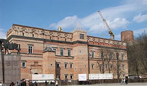 Valdovų rūmų iliustracija vaikams su istoriniais veikėjais