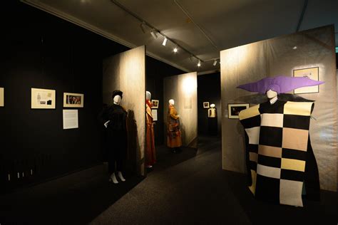 Superbobučių personažai ir nuotykių scenos