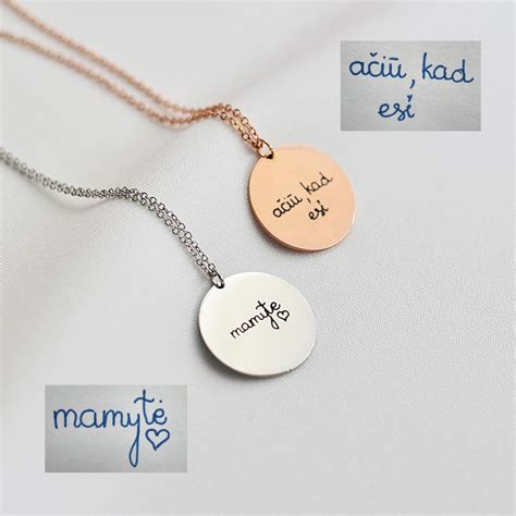 Simbolis su užrašu 