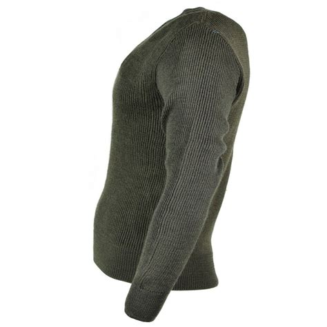 vilnonis megztinis vaikui lauke