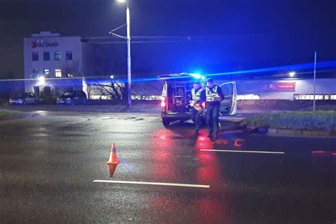 Nėščia moteris prie kubilo