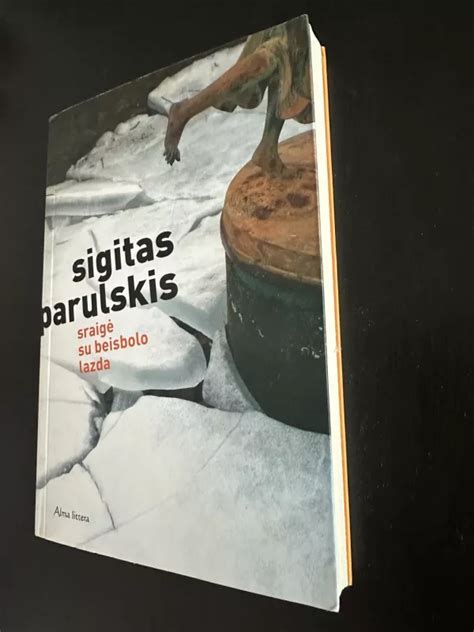 Stiprus sūnus milžinas su lazda