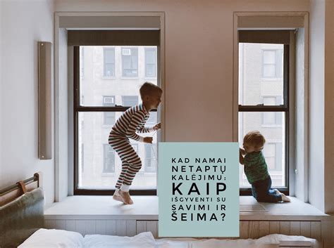 vaikas laiko duris vyresniam žmogui