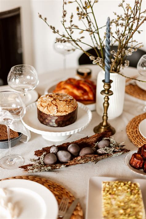 Šventinis stalas su kalėdiniais desertais vaikams