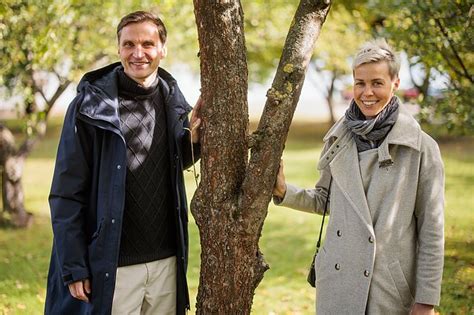 Tėvai su dviem vaikais