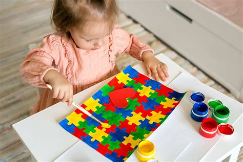 vaikas segtuku papildo paveikslėlį