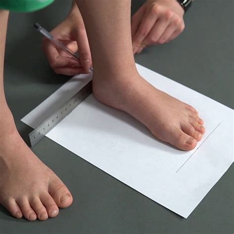 schema kaip teisingai išmatuoti vaiko pėdą