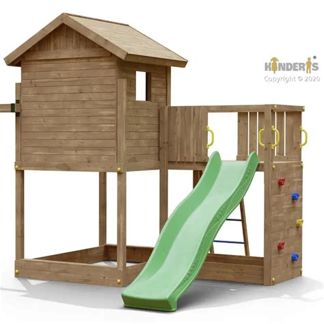 Medinė žaidimų aikštelė ir plastikinė čiuožykla