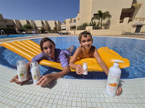 kraitelio elementai: drabužėliai, sauskelnės ir higienos priemonės