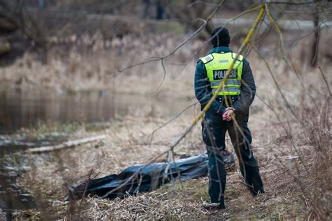 Narų darbas vandens telkinyje