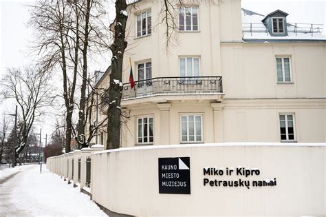 Kipro Petrausko šeima namuose Kaune