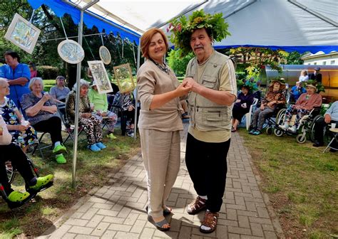 Globos namų gyventojai leidžia laiką gamtoje