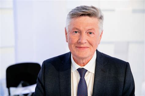 Artūras Paulauskas su sūnumi Arnu žaidžia futbolą