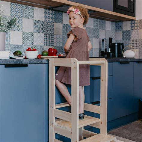 Montessori virtuvės bokštelis ir veiklos lenta