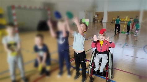 vaikai su negalia mokykloje