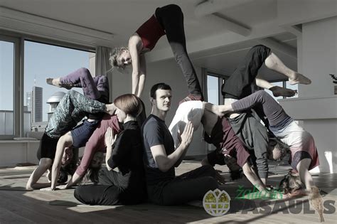 Žmogus, užsiimantis joga