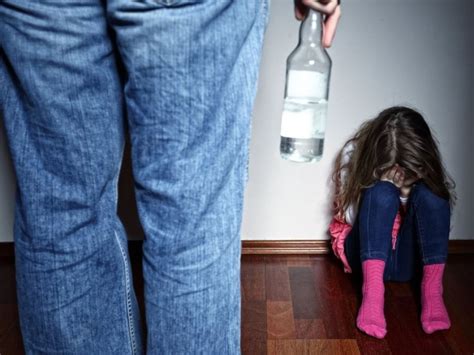 šeima su alkoholio problema