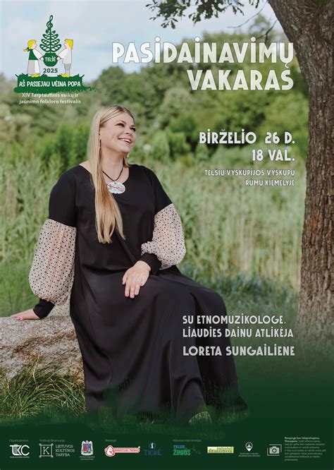 Loreta Mukaitė-Sungailienė atlieka folkloro dainą