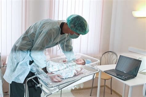Neišnešiotas kūdikis intensyviosios terapijos skyriuje