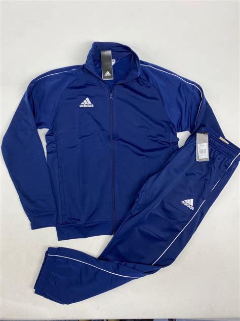 Adidas sportiniai kostiumai berniukams su ryškiais logotipais