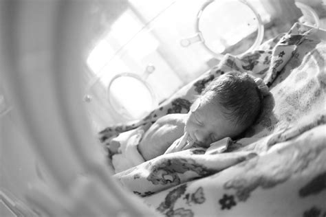 Diagrama: Neišnešiotų naujagimių išgyvenamumo rodikliai