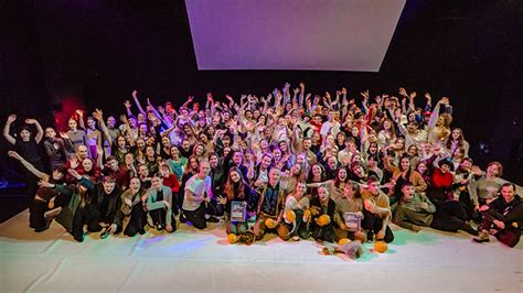 Jaunystės nuotrauka iš teatro mokyklos