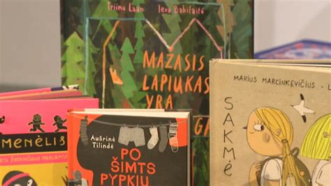 vaikų literatūros klasika ir knygų lentynos