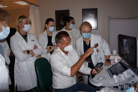 Nuotrauka, iliustruojanti vaisiaus operaciją įsčiose