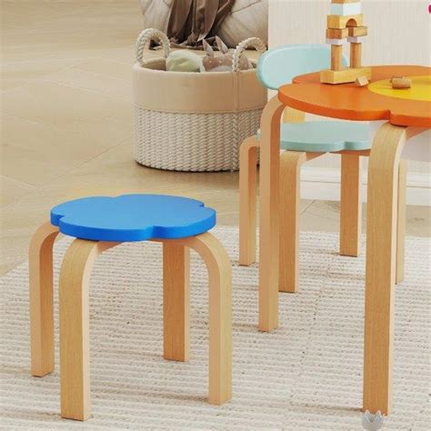 Vaikiško stalo su daiktadėže schema