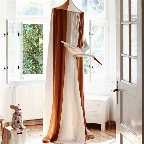 Vaikiškas baldakimas lovai-nameliui