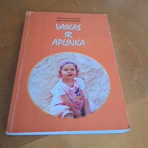 vaikas tyrineja aplinka