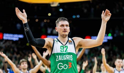 Edgaras Ulanovas laiko Karaliaus Mindaugo taurę