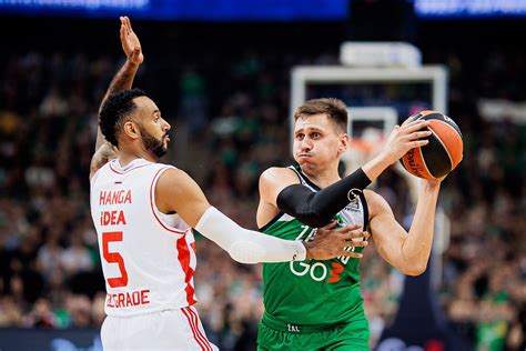 Edgaras Ulanovas žaidžiantis Eurolygos rungtynėse su 