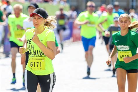 Bėgimas miško takeliu