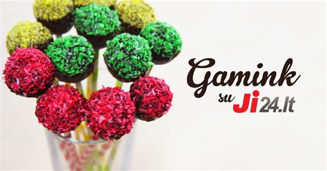 Spalvoti pyragaičiai ant pagaliukų su pabarstukais