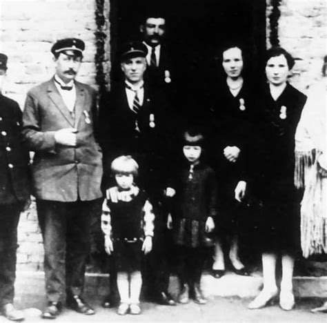 Istorinės nuotraukos su vaikų mados pavyzdžiais