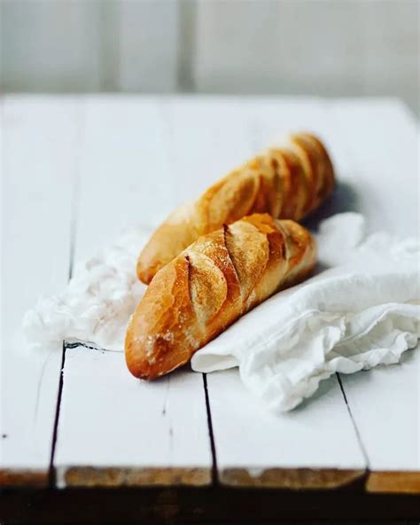 Tradicinis prancūziškas batonas ir sūris