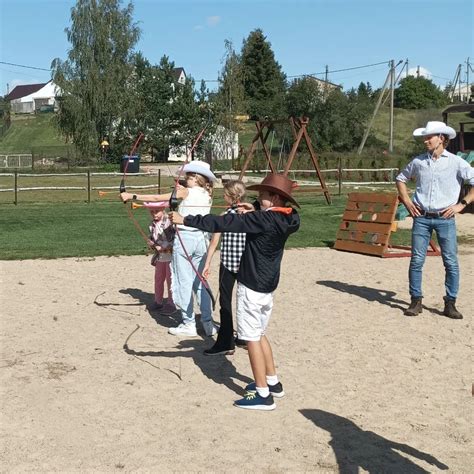 Vaikų aktyvūs žaidimai lauke per gimtadienį