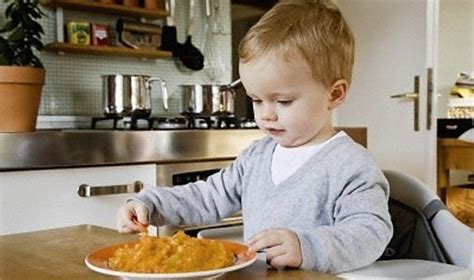 Maitinimas krūtimi: mama su ankstuku