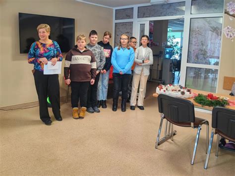 Globos centro darbuotojai bendrauja su vaikais