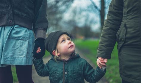 vaikas planuojantis verslą su tėvais