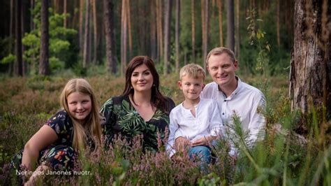 Liudas Mažylis su šeima