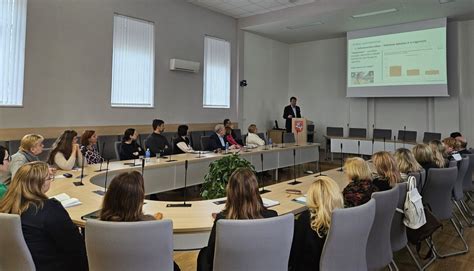 Profesorius Saulius Sužiedėlis skaito paskaitą
