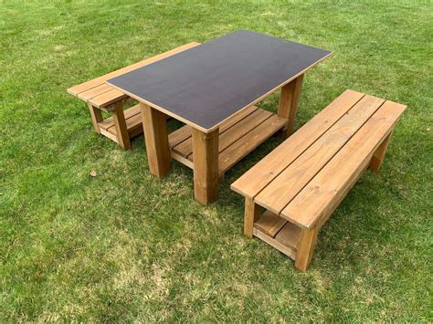 Lauko baldai vaikams, skatinantys aktyvumą