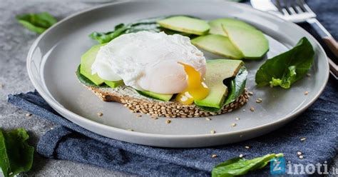 Keptuvėje virtas kiaušinis be lukšto