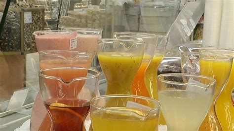 Šviežiai spaustų ananasų sulčių ruošimas namuose