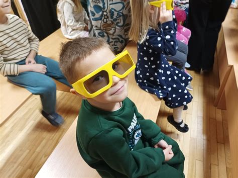 Vaikai repetuoja teatre