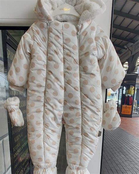 Žieminis kombinezonas kūdikiui šaltyje