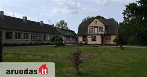 Buvusios mokyklos pastatas Tauragnuose, planuojamas paversti senelių globos namais
